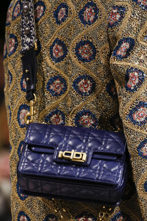 Details Christian Dior , Details Dior Fall 2018 Ready-to-Wear , Детали показа Кристиан Диор , Детали показа Диор осень зима 2018 , Fashion show , неделя моды в Париже , PFW , Мария Грация Кьюри , Mainstyles